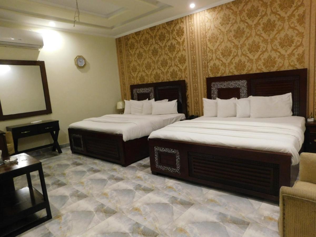 Hotel S.R. Lounge Multan Eksteriør bilde