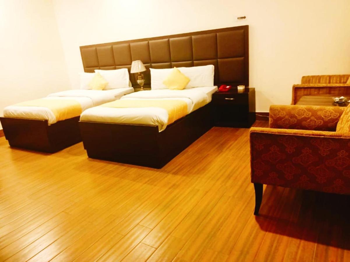 Hotel S.R. Lounge Multan Eksteriør bilde