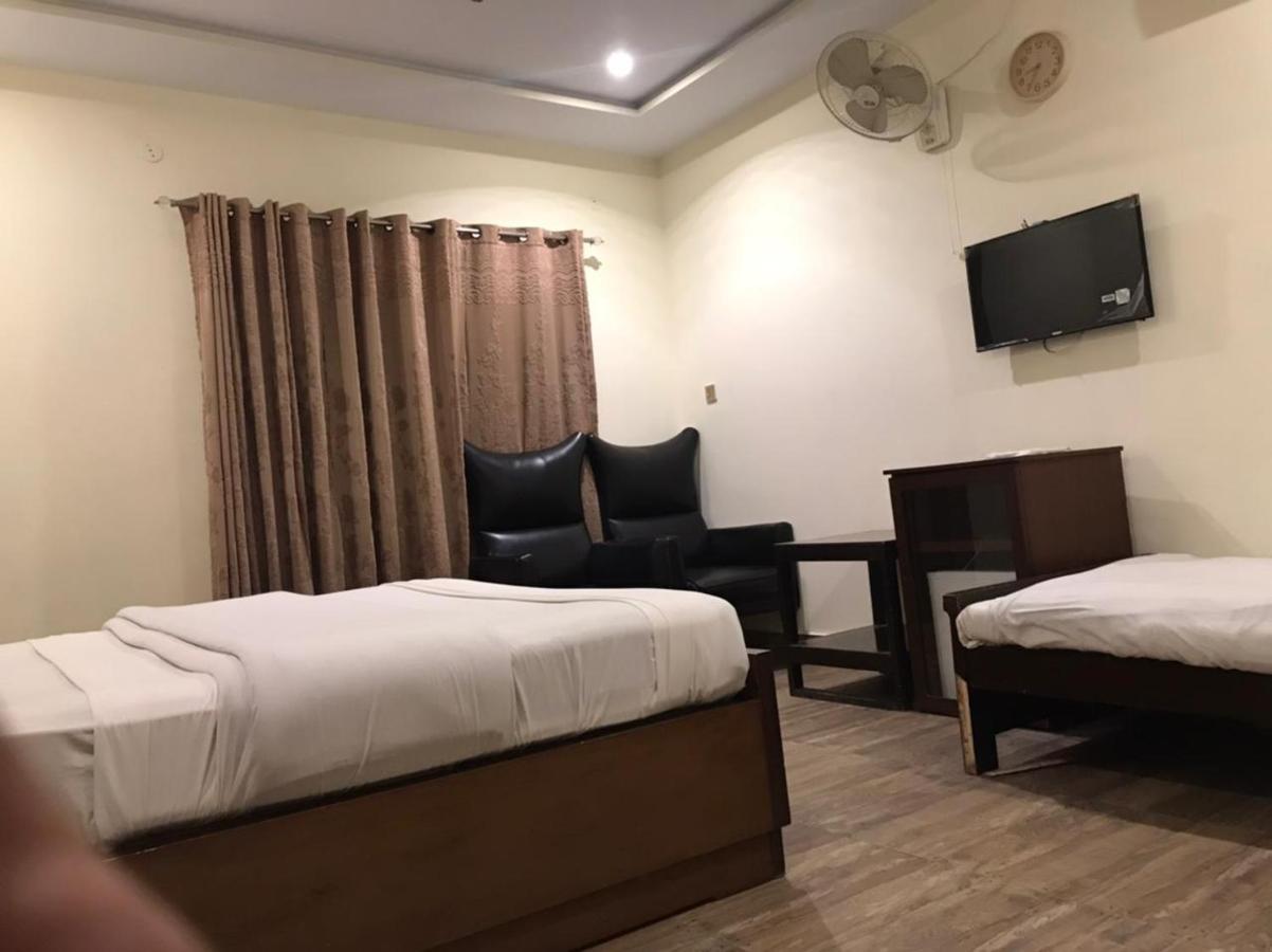 Hotel S.R. Lounge Multan Eksteriør bilde