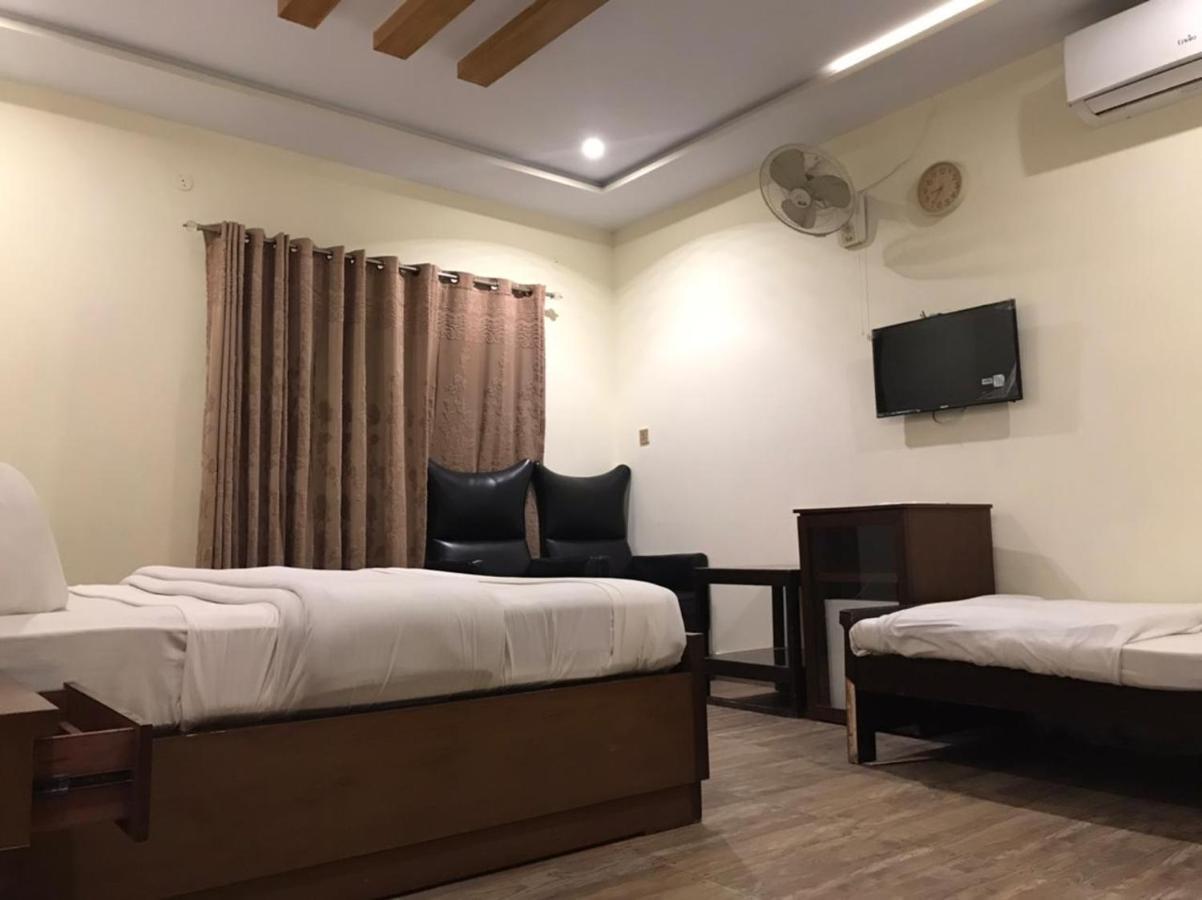 Hotel S.R. Lounge Multan Eksteriør bilde