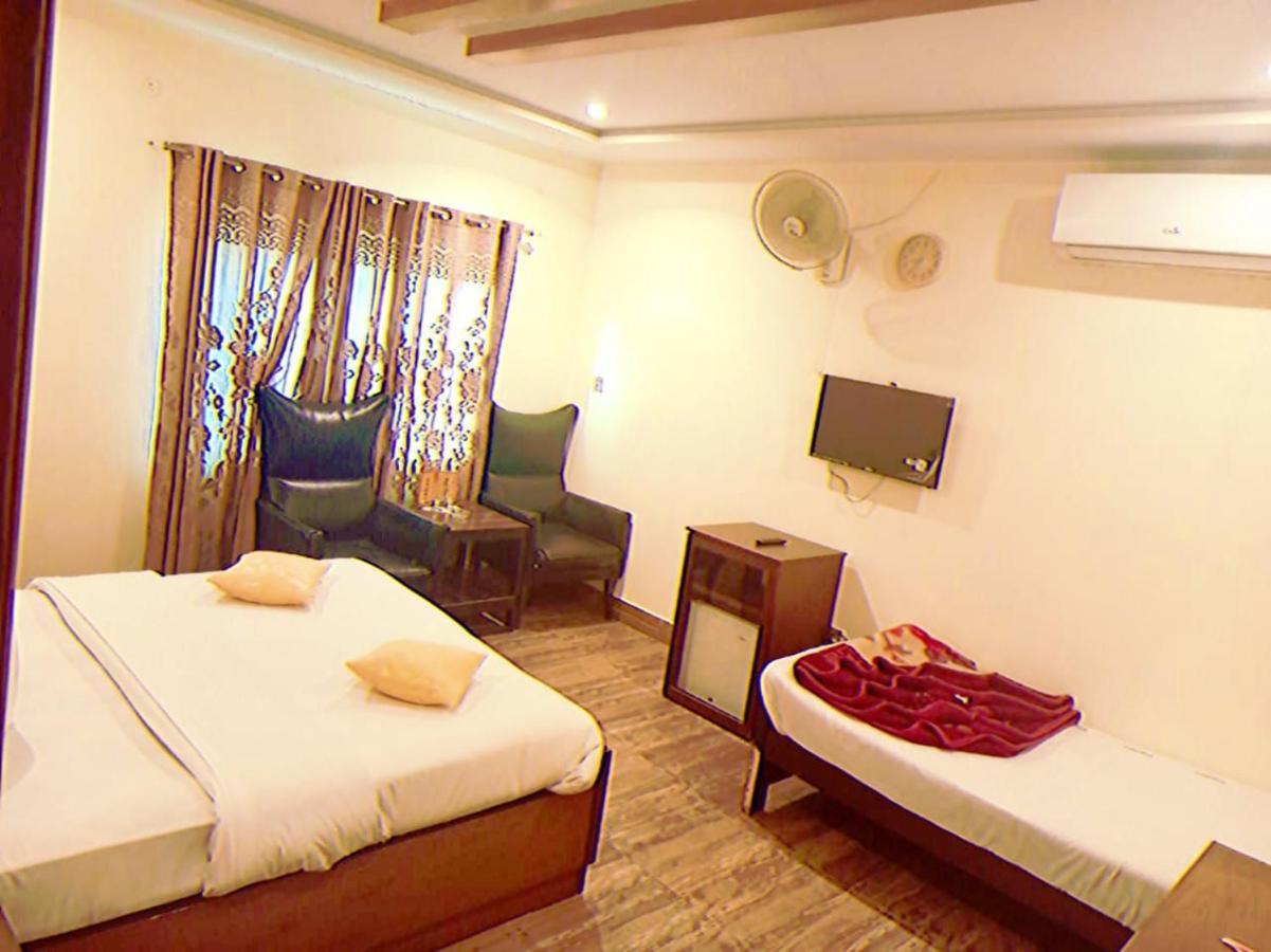 Hotel S.R. Lounge Multan Eksteriør bilde
