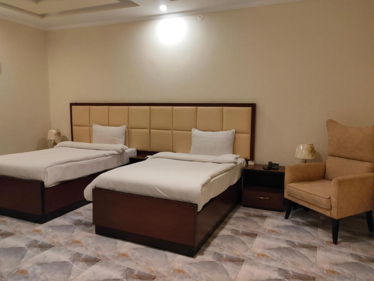 Hotel S.R. Lounge Multan Eksteriør bilde