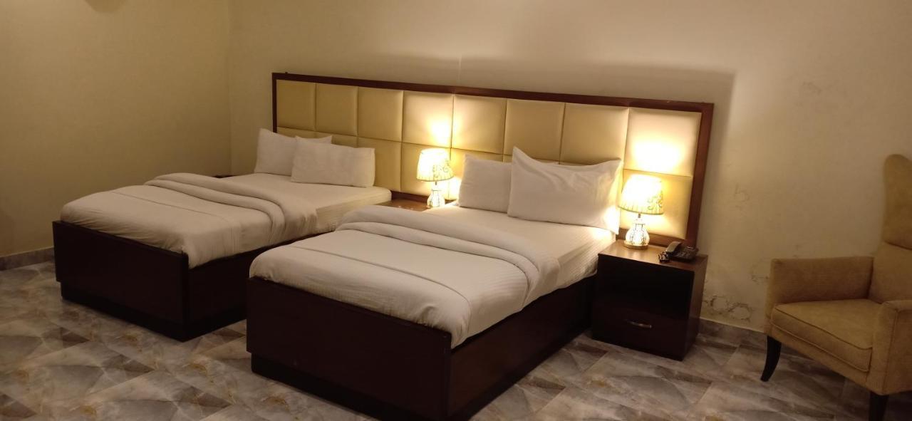 Hotel S.R. Lounge Multan Eksteriør bilde