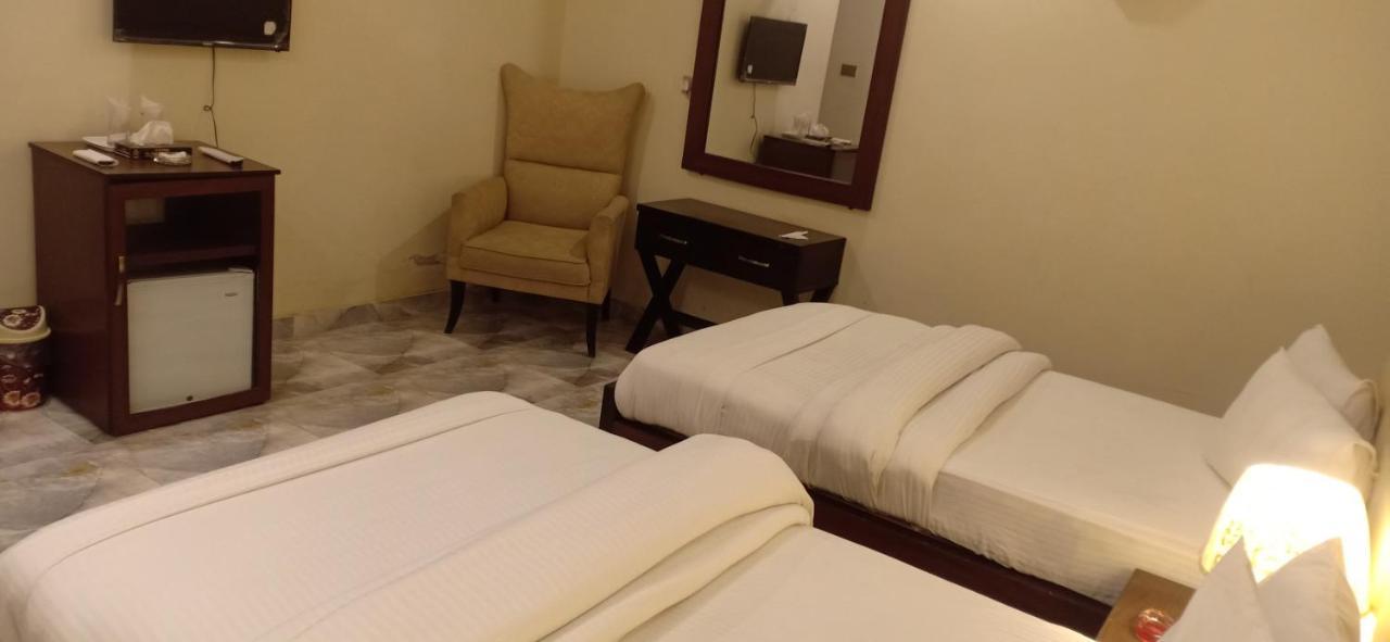 Hotel S.R. Lounge Multan Eksteriør bilde