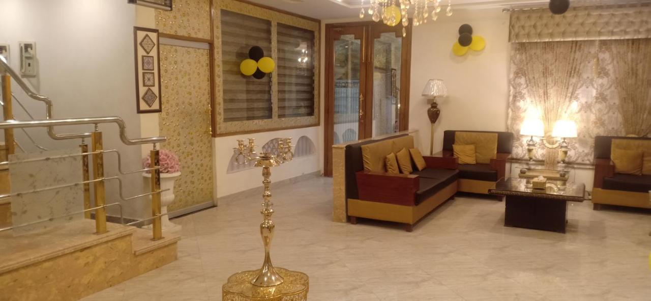 Hotel S.R. Lounge Multan Eksteriør bilde