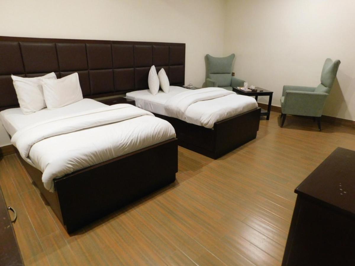 Hotel S.R. Lounge Multan Eksteriør bilde
